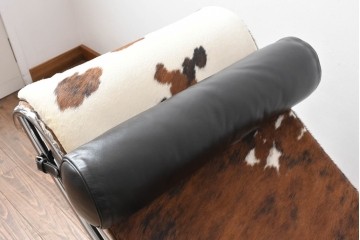 中古　美品!!　イタリア　Cassina(カッシーナ)　Le Corbusier(ル・コルビュジエ)　LC4　洗練された大人の空間を演出するシェーズロング　定価約106万7千円　(R-078130)