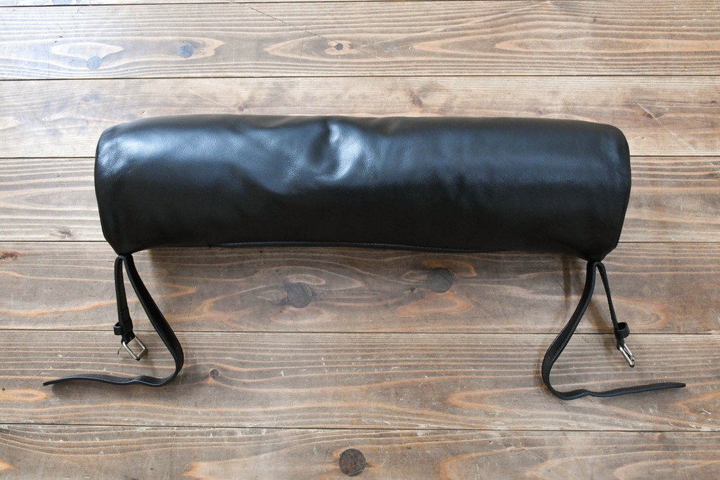中古　美品!!　イタリア　Cassina(カッシーナ)　Le Corbusier(ル・コルビュジエ)　LC4　洗練された大人の空間を演出するシェーズロング　定価約106万7千円　(R-078130)