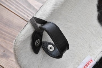 中古　美品!!　イタリア　Cassina(カッシーナ)　Le Corbusier(ル・コルビュジエ)　LC4　洗練された大人の空間を演出するシェーズロング　定価約106万7千円　(R-078130)