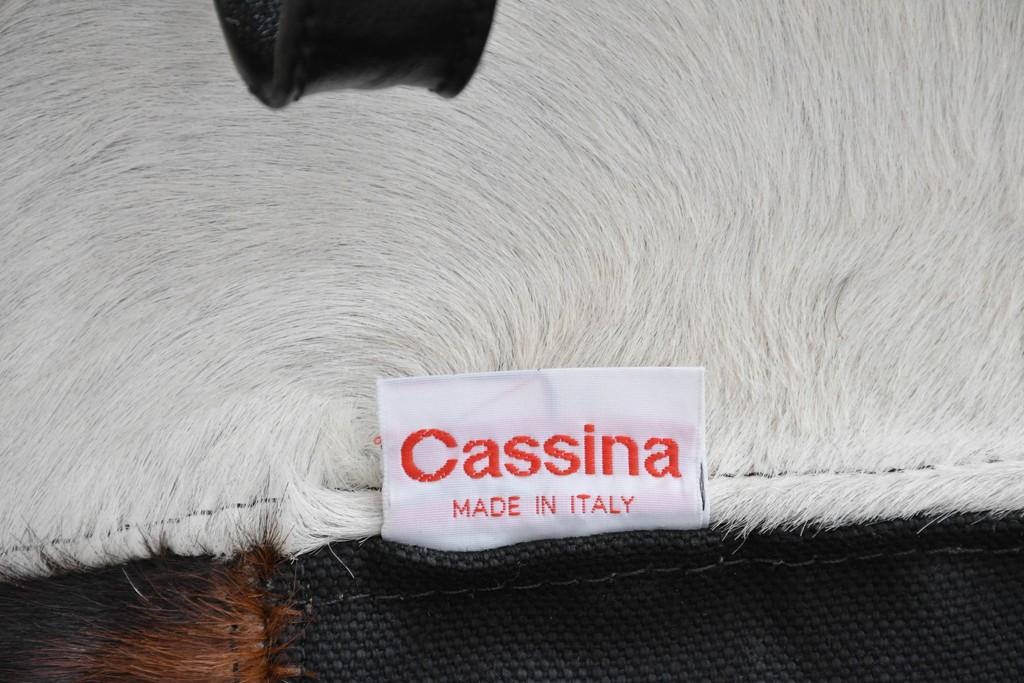 中古　美品!!　イタリア　Cassina(カッシーナ)　Le Corbusier(ル・コルビュジエ)　LC4　洗練された大人の空間を演出するシェーズロング　定価約106万7千円　(R-078130)