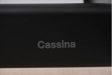 中古　美品!!　イタリア　Cassina(カッシーナ)　Le Corbusier(ル・コルビュジエ)　LC4　洗練された大人の空間を演出するシェーズロング　定価約106万7千円　(R-078130)