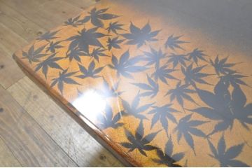 中古　美品!!　輪島塗り　独特の存在感を放つ蒔絵座卓(ローテーブル、センターテーブル、リビングテーブル)(定価約190万円)(R-078131)
