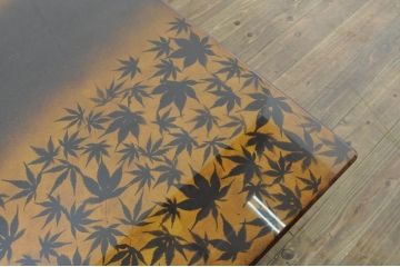 中古　美品!!　輪島塗り　独特の存在感を放つ蒔絵座卓(ローテーブル、センターテーブル、リビングテーブル)(定価約190万円)(R-078131)
