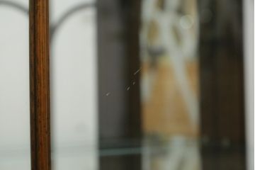 中古　美品　DREXEL HERITAGE(ドレクセルヘリテイジ)　上品な佇まいの照明付き飾り棚(キャビネット、キュリオケース、ガラスケース、ショーケース、食器棚、収納棚、戸棚)(R-078153)