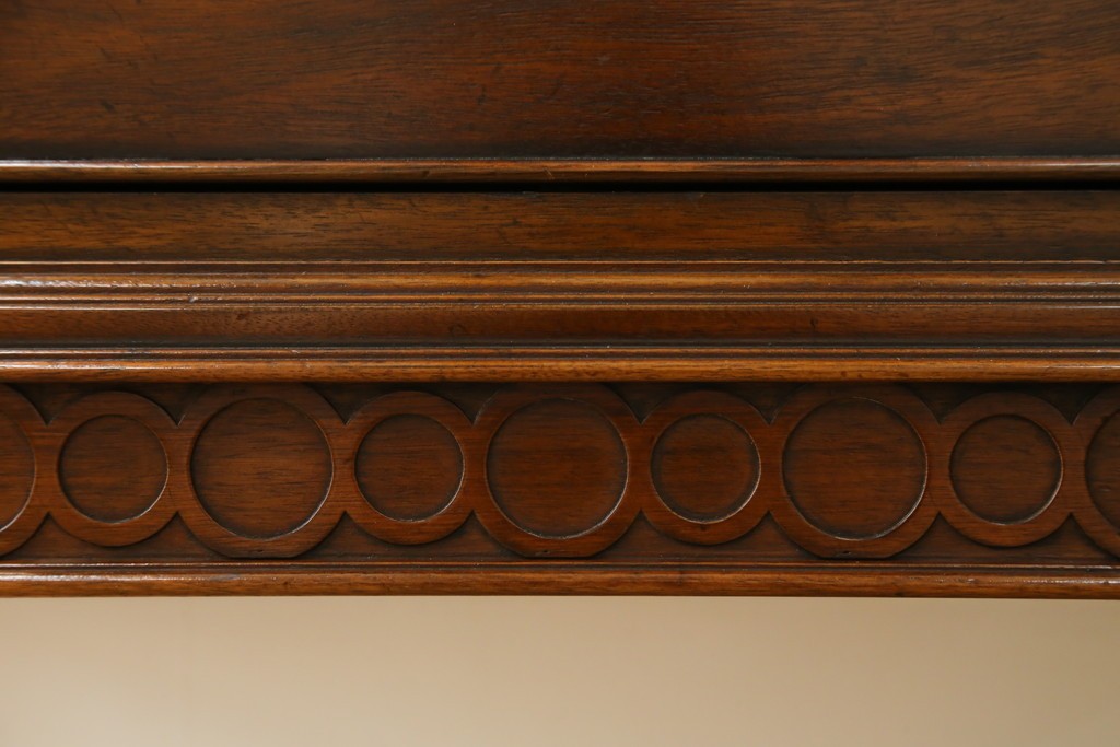 中古　美品　DREXEL HERITAGE(ドレクセルヘリテイジ)　Covington Park Collection(コヴィントンパークコレクション)　マホガニー材　クラシカルデザインのチェスト　(R-078158)
