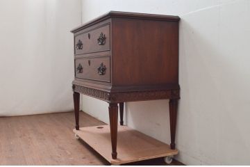 中古　美品　DREXEL HERITAGE(ドレクセルヘリテイジ)　Covington Park Collection(コヴィントンパークコレクション)　マホガニー材　クラシカルな佇まいが目を惹くサイドボード(サイドチェスト、コンソールテーブル)(R-078158)