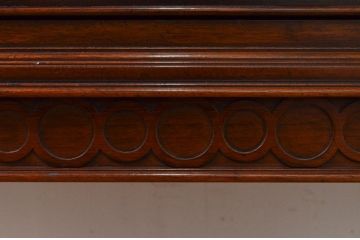 中古　美品　DREXEL HERITAGE(ドレクセルヘリテイジ)　Covington Park Collection(コヴィントンパークコレクション)　マホガニー材　クラシカルな佇まいが目を惹くサイドボード(サイドチェスト、コンソールテーブル)(R-078158)