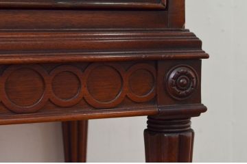 中古　美品　DREXEL HERITAGE(ドレクセルヘリテイジ)　Covington Park Collection(コヴィントンパークコレクション)　マホガニー材　クラシカルな佇まいが目を惹くサイドボード(サイドチェスト、コンソールテーブル)(R-078158)