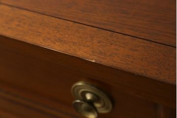 中古　美品　DREXEL HERITAGE(ドレクセルヘリテイジ)　Triune(トライユン)　上品な佇まいが魅力のマホガニー材製サイドボード(サイドチェスト、引き出し)(定価約70万円)(R-078159)