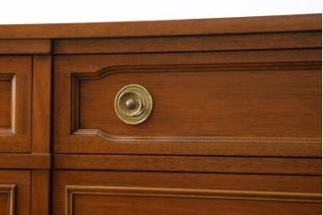 中古　美品　DREXEL HERITAGE(ドレクセルヘリテイジ)　Triune(トライユン)　上品な佇まいが魅力のマホガニー材製サイドボード(サイドチェスト、引き出し)(定価約70万円)(R-078159)