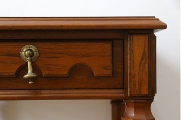 中古　DREXEL HERITAGE(ドレクセルヘリテイジ)　細部までこだわりの詰まったデザインが素敵なサイドテーブル(ローテーブル、ナイトテーブル)(R-078160)