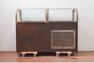 和製ビンテージ　真鍮製　曲げガラス入りでおしゃれな冷蔵庫Gケース(ガラスケース、ショーケース、ディスプレイケース、コレクションケース、キャビネット、飾り棚、陳列棚、店舗什器、ヴィンテージ)(R-078161)