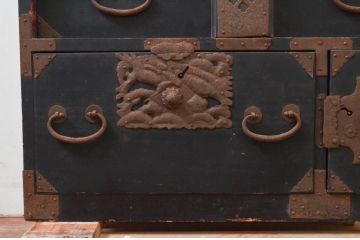 和製アンティーク　時代の流れを感じる佇まいが味わい深い庄内小箪笥(庄内箪笥、小物収納、収納箪笥、和タンス、サイドチェスト)(R-078163)