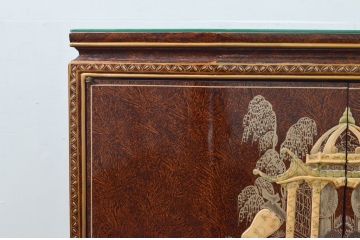 中古　美品　高級輸入家具　シノワズリ様式　異国情緒溢れるキャビネット(収納棚、戸棚、サイドボード、サイドキャビネット、中国美術)(R-078166)
