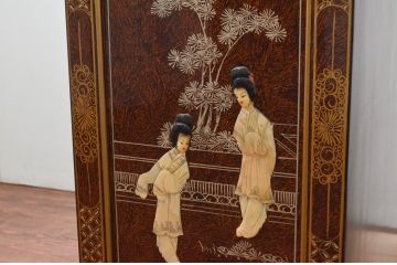 中古　美品　高級輸入家具　シノワズリ様式　異国情緒溢れるキャビネット(収納棚、戸棚、サイドボード、サイドキャビネット、中国美術)(R-078166)