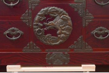 中古　岩谷堂箪笥　最高級　木地呂塗り　龍の手打ち金具が見事なサイドボード(サイドチェスト、和タンス、収納箪笥、引き出し、整理箪笥)(定価約250万円)(R-078167)
