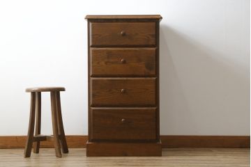 中古　カントリーハウス　秋山木工　木のぬくもりを感じられるシンプルなデザインのチェスト(サイドチェスト、引き出し)(R-078169)