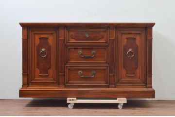 中古　美品　DREXEL HERITAGE(ドレクセルヘリテイジ)　FRANCESCA(フランチェスカ)シリーズ　上品なモールディングの装飾が高級感を高めるサイドボード(クレデンザ、クリデンザ、収納棚、戸棚、サイドキャビネット)(R-078172)
