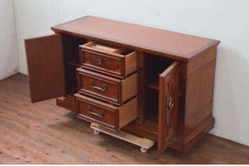 中古　美品　DREXEL HERITAGE(ドレクセルヘリテイジ)　FRANCESCA(フランチェスカ)シリーズ　上品なモールディングの装飾が高級感を高めるサイドボード(クレデンザ、クリデンザ、収納棚、戸棚、サイドキャビネット)(R-078172)