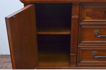 中古　美品　DREXEL HERITAGE(ドレクセルヘリテイジ)　FRANCESCA(フランチェスカ)シリーズ　上品なモールディングの装飾が高級感を高めるサイドボード(クレデンザ、クリデンザ、収納棚、戸棚、サイドキャビネット)(R-078172)
