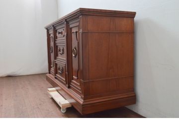 中古　美品　DREXEL HERITAGE(ドレクセルヘリテイジ)　FRANCESCA(フランチェスカ)シリーズ　上品なモールディングの装飾が高級感を高めるサイドボード(クレデンザ、クリデンザ、収納棚、戸棚、サイドキャビネット)(R-078172)