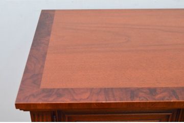 中古　美品　DREXEL HERITAGE(ドレクセルヘリテイジ)　FRANCESCA(フランチェスカ)シリーズ　上品なモールディングの装飾が高級感を高めるサイドボード(クレデンザ、クリデンザ、収納棚、戸棚、サイドキャビネット)(R-078172)