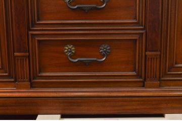 中古　美品　DREXEL HERITAGE(ドレクセルヘリテイジ)　FRANCESCA(フランチェスカ)シリーズ　上品なモールディングの装飾が高級感を高めるサイドボード(クレデンザ、クリデンザ、収納棚、戸棚、サイドキャビネット)(R-078172)
