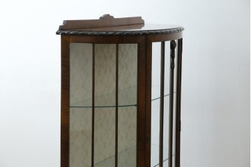 イギリスアンティーク　マホガニー材　品のある佇まいが魅力的な猫脚キャビネット　(R-078173)