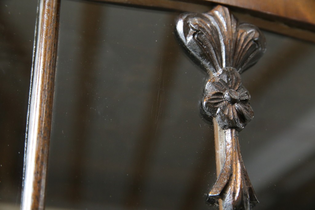 イギリスアンティーク　マホガニー材　品のある佇まいが魅力的な猫脚キャビネット　(R-078173)