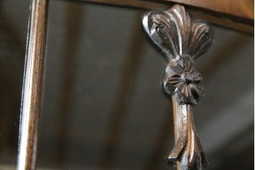 イギリスアンティーク　マホガニー材　品のある佇まいが魅力的な猫脚キャビネット　(R-078173)