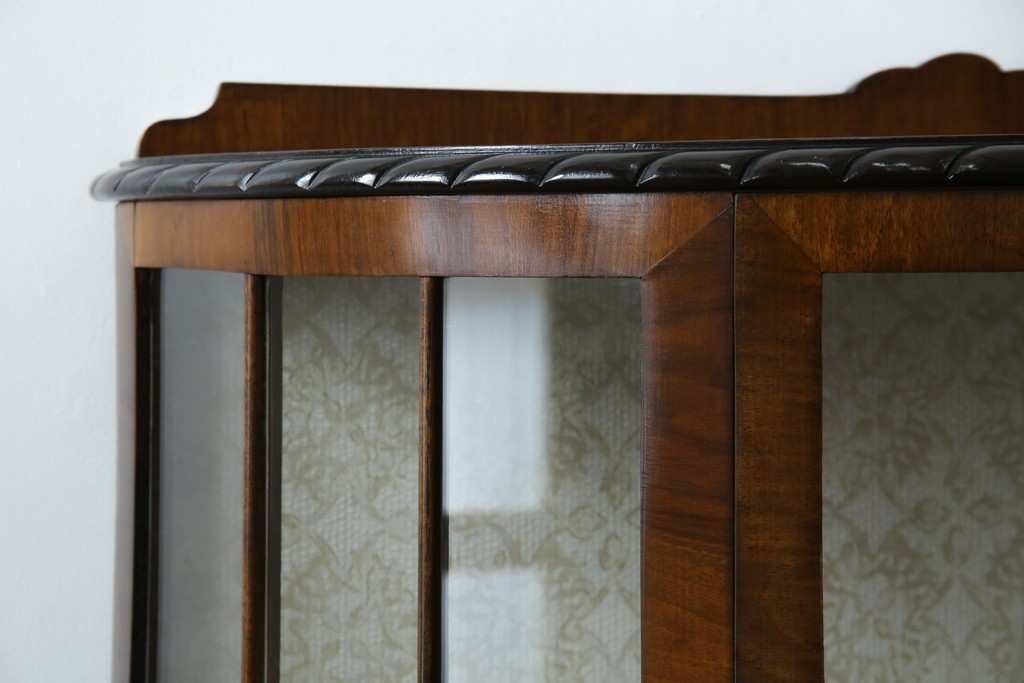 イギリスアンティーク　マホガニー材　品のある佇まいが魅力的な猫脚キャビネット　(R-078173)