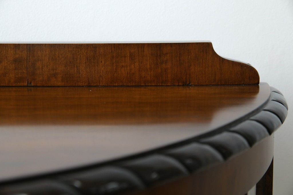 イギリスアンティーク　マホガニー材　品のある佇まいが魅力的な猫脚キャビネット　(R-078173)