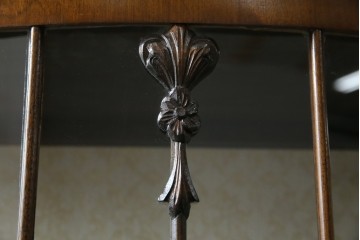 イギリスアンティーク　マホガニー材　品のある佇まいが魅力的な猫脚キャビネット　(R-078173)