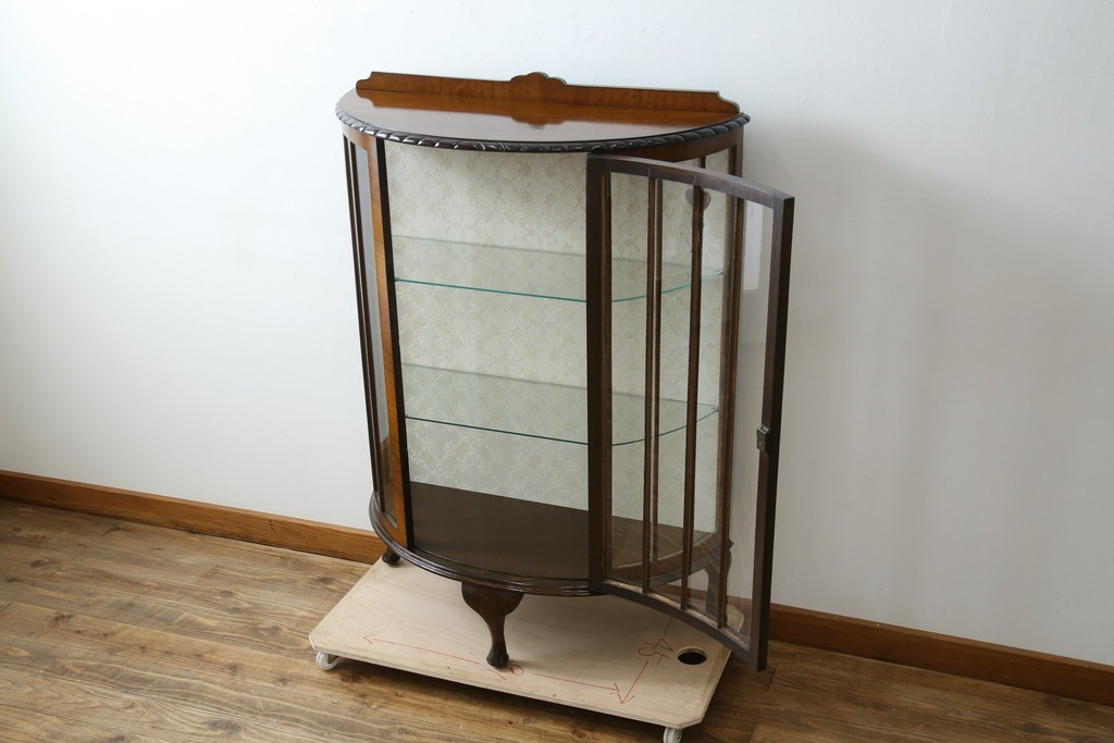 イギリスアンティーク　マホガニー材　品のある佇まいが魅力的な猫脚キャビネット　(R-078173)