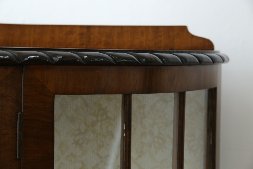 イギリスアンティーク　マホガニー材　品のある佇まいが魅力的な猫脚キャビネット　(R-078173)