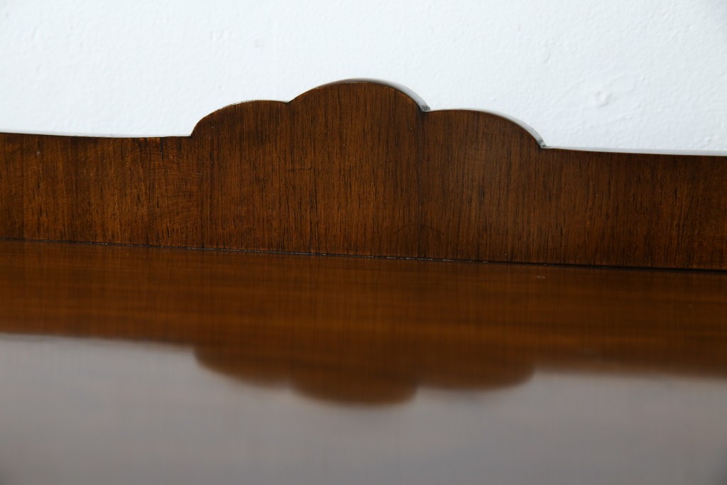 イギリスアンティーク　マホガニー材　品のある佇まいが魅力的な猫脚キャビネット　(R-078173)