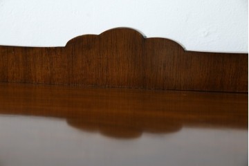 イギリスアンティーク　マホガニー材　品のある佇まいが魅力的な猫脚キャビネット　(R-078173)