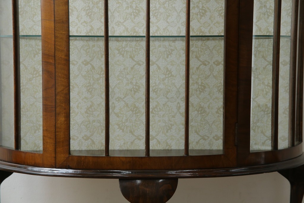 イギリスアンティーク　マホガニー材　品のある佇まいが魅力的な猫脚キャビネット　(R-078173)