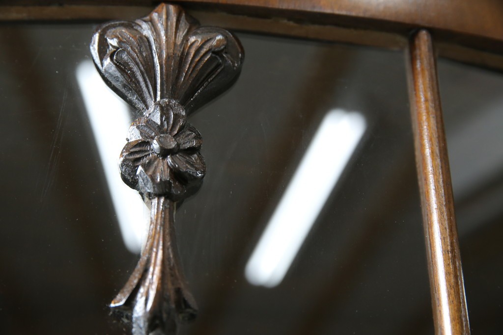 イギリスアンティーク　マホガニー材　品のある佇まいが魅力的な猫脚キャビネット　(R-078173)