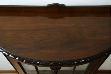 イギリスアンティーク　マホガニー材　品のある佇まいが魅力的な猫脚キャビネット　(R-078173)