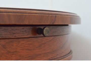 中古　美品　DREXEL HERITAGE(ドレクセルヘリテイジ)　FRANCESCA(フランチェスカ)シリーズ　格納式天板付き!クラシカルなランプテーブル(コーヒーテーブル、サイドテーブル、ナイトテーブル、花台、飾り台)(定価約30万円)(R-078174)