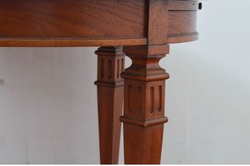 中古　美品　DREXEL HERITAGE(ドレクセルヘリテイジ)　FRANCESCA(フランチェスカ)シリーズ　格納式天板付き!クラシカルなランプテーブル(コーヒーテーブル、サイドテーブル、ナイトテーブル、花台、飾り台)(定価約30万円)(R-078175)