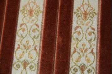 中古　DREXEL HERITAGE(ドレクセルヘリテイジ)　ストライプ柄のファブリックが目を引くアームレスチェア4脚セット(ダイニングチェア)　(R-078178)