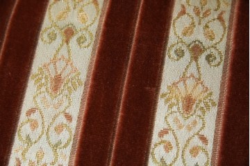 中古　DREXEL HERITAGE(ドレクセルヘリテイジ)　ストライプ柄のファブリックが目を引くアームレスチェア4脚セット(ダイニングチェア)　(R-078178)