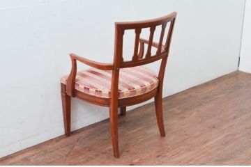 中古　DREXEL HERITAGE(ドレクセルヘリテイジ)　美しいラインを描くデザインが魅力的なアームチェア2脚セット(ダイニングチェア、椅子、イス、バラ売り可能)(R-078180)