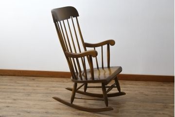 中古　美品　飛騨産業　キツツキ　穂高シリーズ　WINDSOR　ハイバックのゆったりとした座り心地が魅力的なロッキングチェア(アームチェア、板座チェア、揺り椅子)(R-078182)