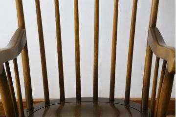 中古　美品　飛騨産業　キツツキ　穂高シリーズ　WINDSOR　ハイバックのゆったりとした座り心地が魅力的なロッキングチェア(アームチェア、板座チェア、揺り椅子)(R-078182)