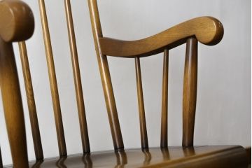 中古　美品　飛騨産業　キツツキ　穂高シリーズ　WINDSOR　ハイバックのゆったりとした座り心地が魅力的なロッキングチェア(アームチェア、板座チェア、揺り椅子)(R-078182)