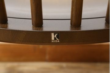 中古　美品　飛騨産業　キツツキ　穂高シリーズ　WINDSOR　ハイバックのゆったりとした座り心地が魅力的なロッキングチェア(アームチェア、板座チェア、揺り椅子)(R-078182)