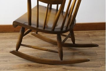 中古　美品　飛騨産業　キツツキ　穂高シリーズ　WINDSOR　ハイバックのゆったりとした座り心地が魅力的なロッキングチェア(アームチェア、板座チェア、揺り椅子)(R-078182)